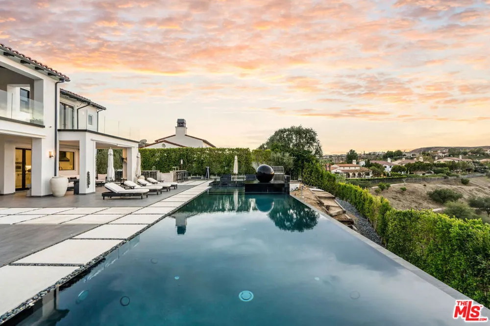 4205 Prado De La Puma Calabasas, CA 91302