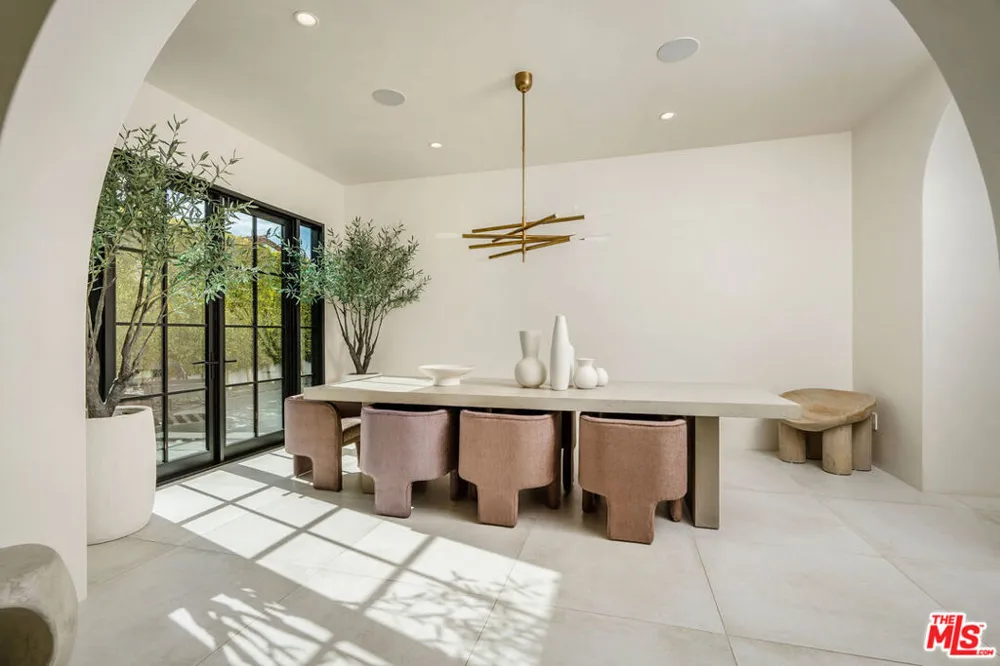 4205 Prado De La Puma Calabasas, CA 91302
