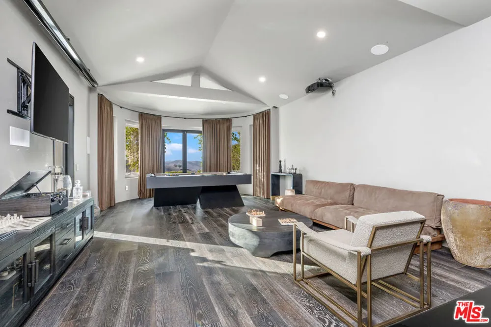 4205 Prado De La Puma Calabasas, CA 91302