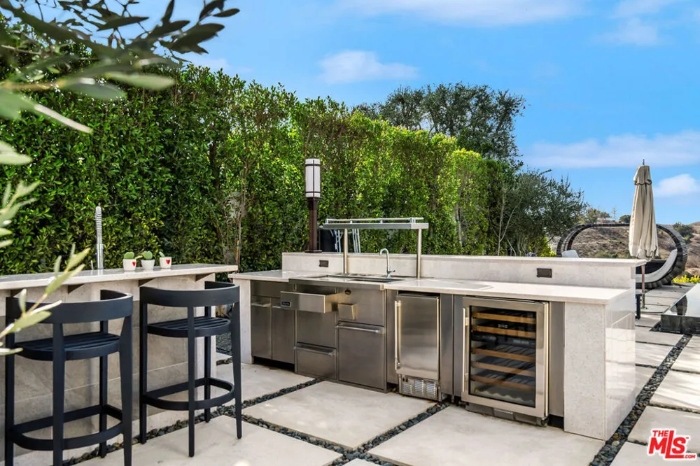 4205 Prado De La Puma Calabasas, CA 91302