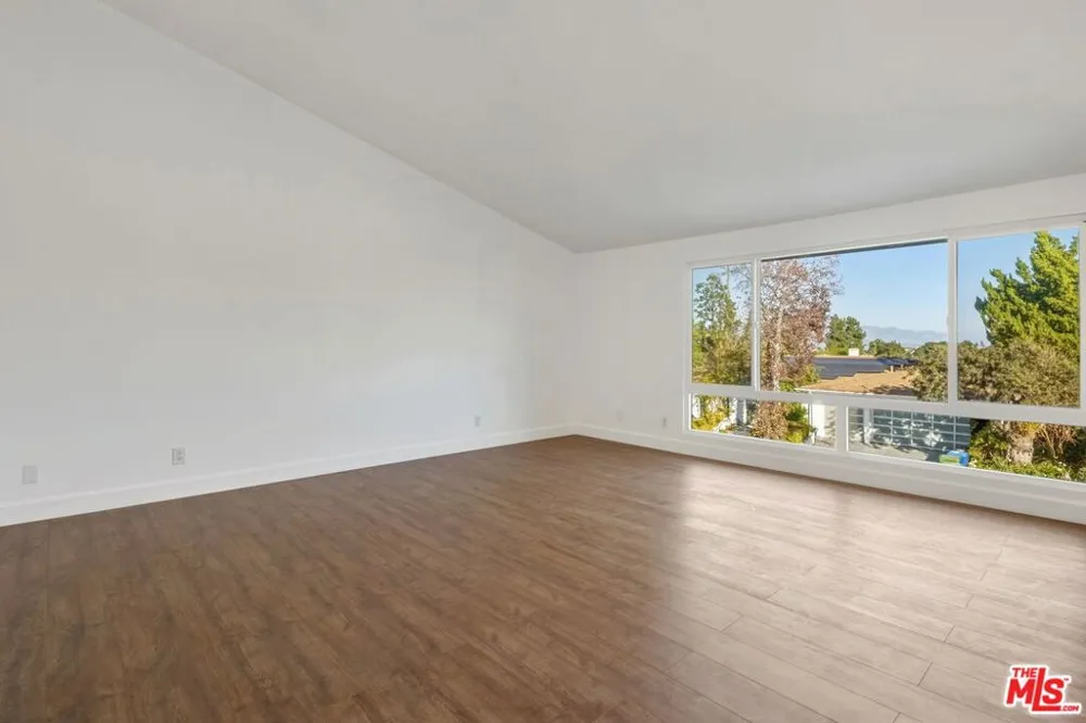 16541 Park Lane Circle Los Angeles, CA 90049