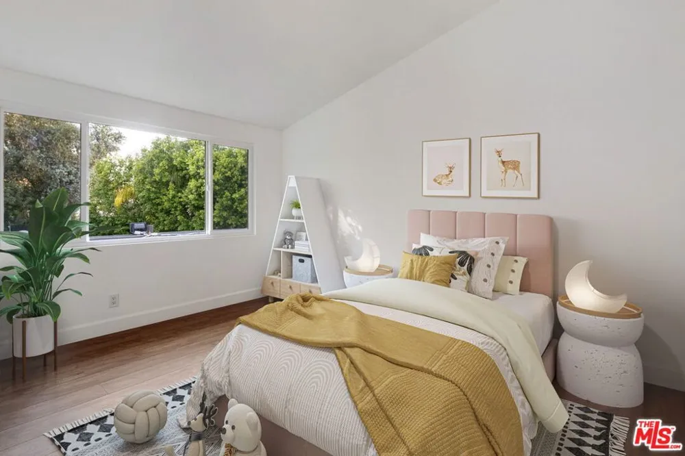 16541 Park Lane Circle Los Angeles, CA 90049