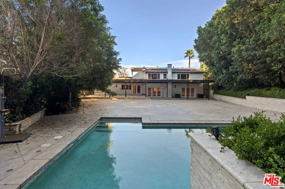 16541 Park Lane Circle Los Angeles, CA 90049