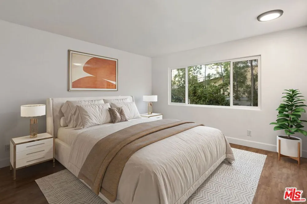 16541 Park Lane Circle Los Angeles, CA 90049