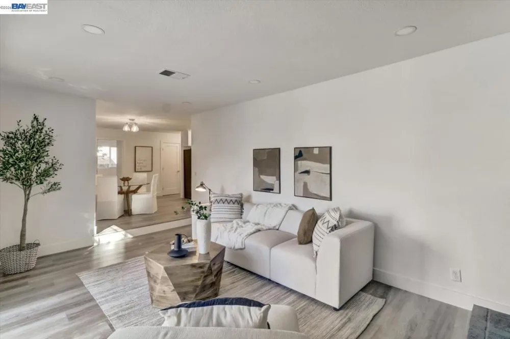 2362 Renfield Way San Jose, CA 95148