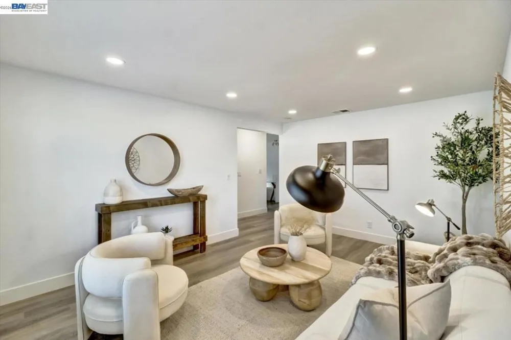 2362 Renfield Way San Jose, CA 95148