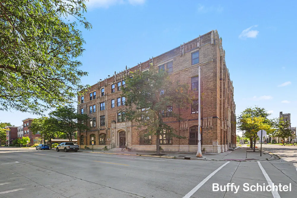 297 W Clay Avenue #211 Muskegon, MI 49440