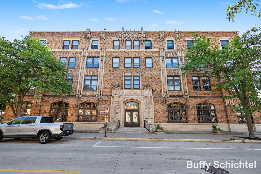 297 W Clay Avenue #211 Muskegon, MI 49440
