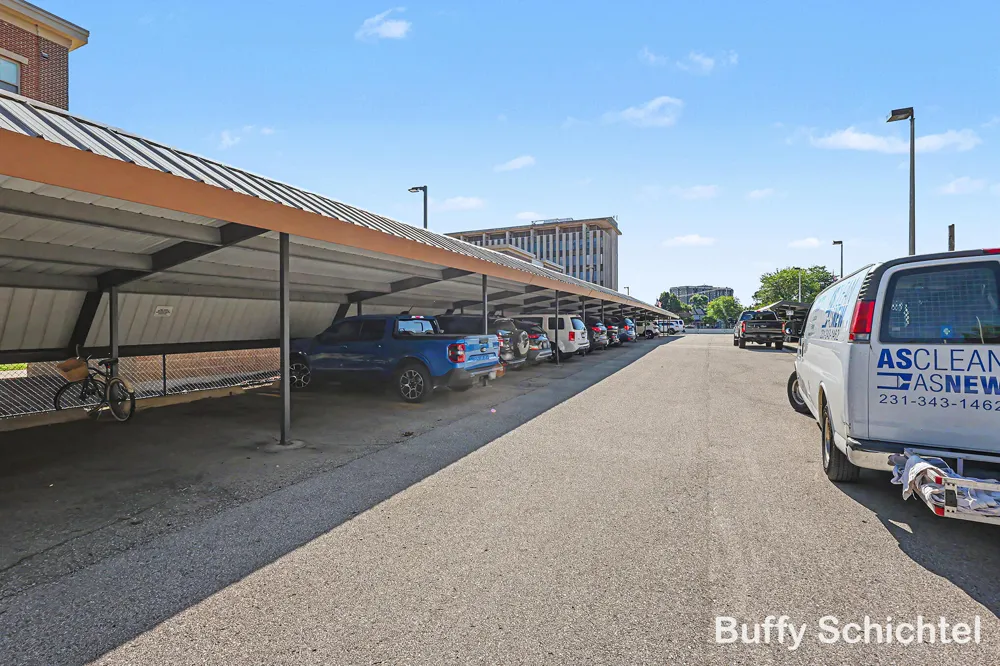 297 W Clay Avenue #211 Muskegon, MI 49440