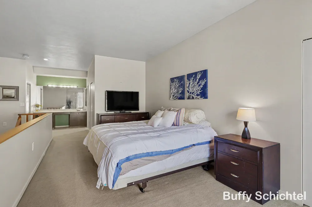 297 W Clay Avenue #211 Muskegon, MI 49440