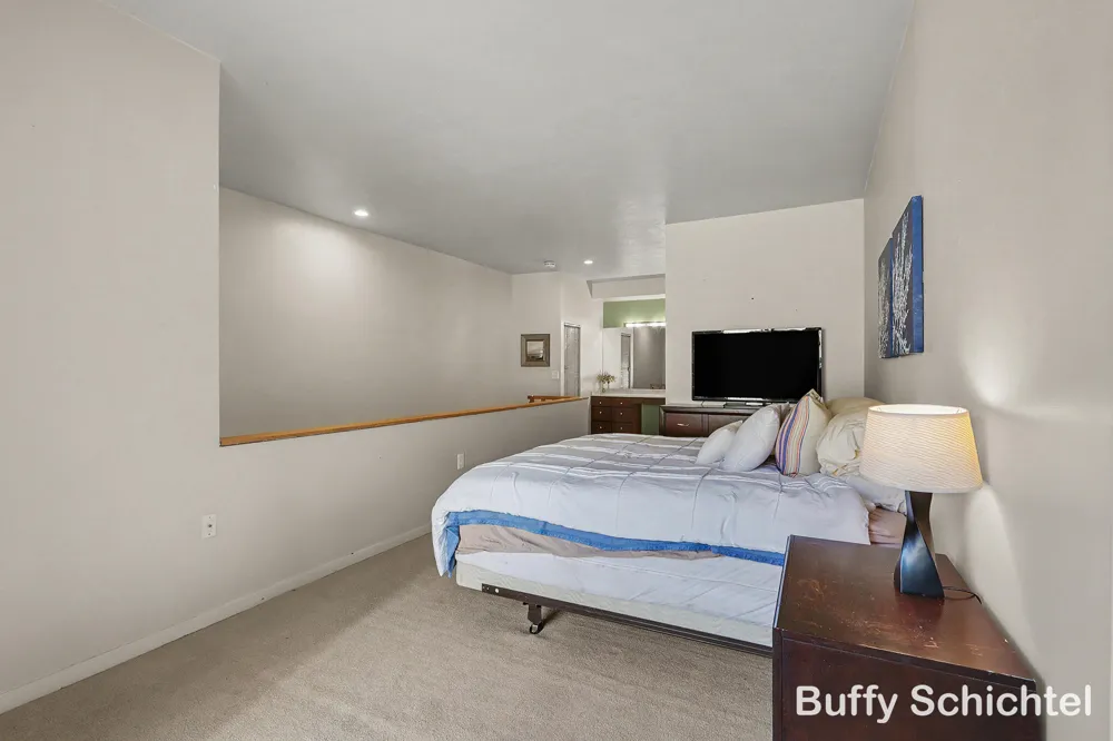 297 W Clay Avenue #211 Muskegon, MI 49440