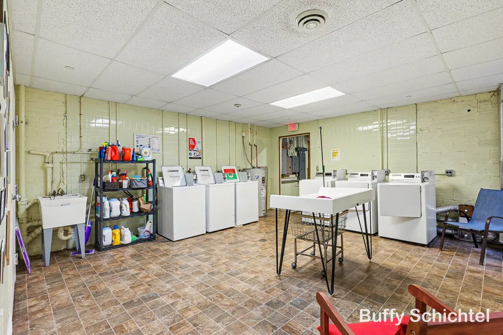 297 W Clay Avenue #211 Muskegon, MI 49440