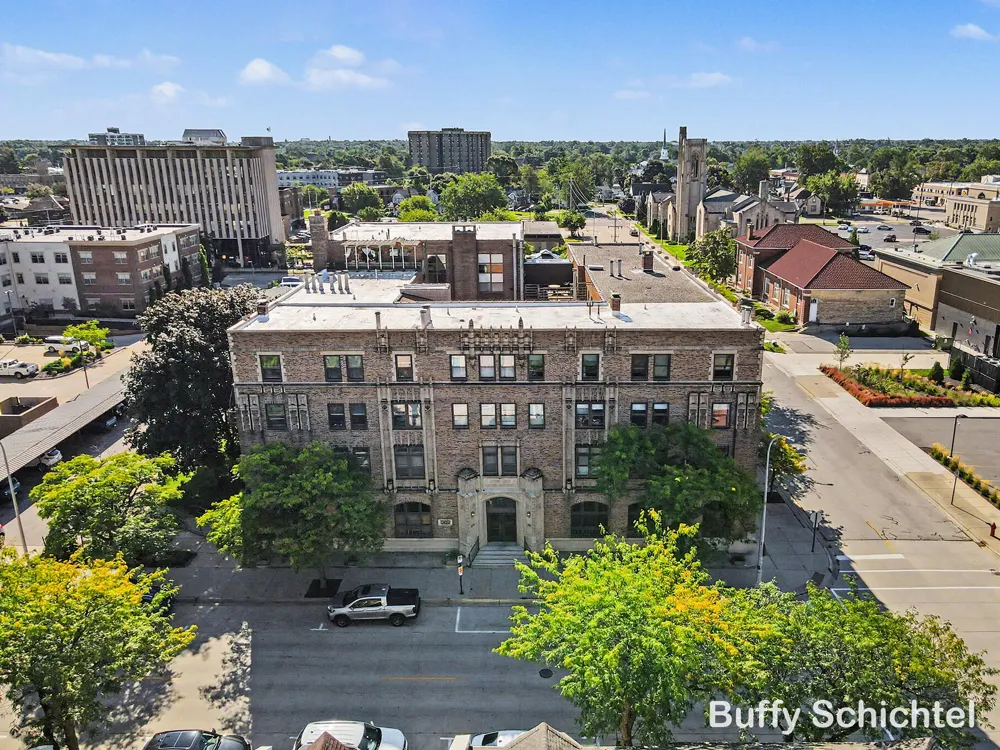 297 W Clay Avenue #211 Muskegon, MI 49440