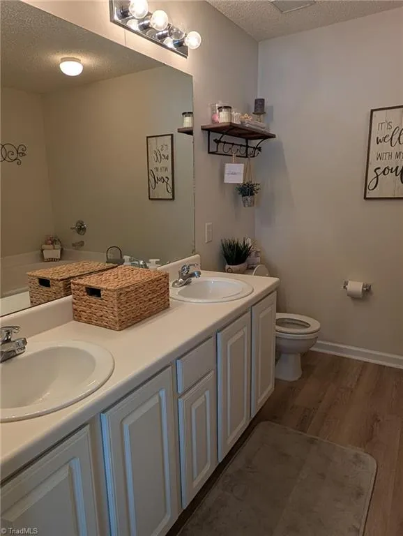 1008 Chesapeake Lane Archdale, NC 27263