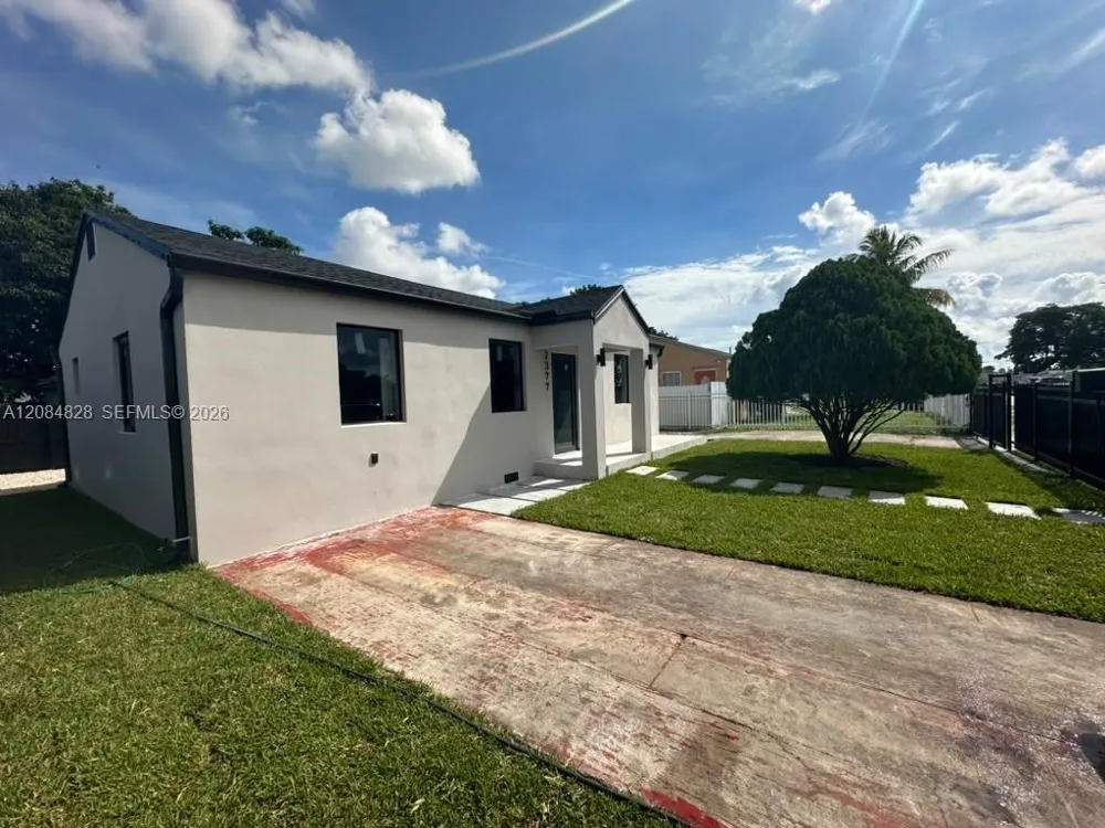2377 NW 84th St #N/A Miami, FL 33147