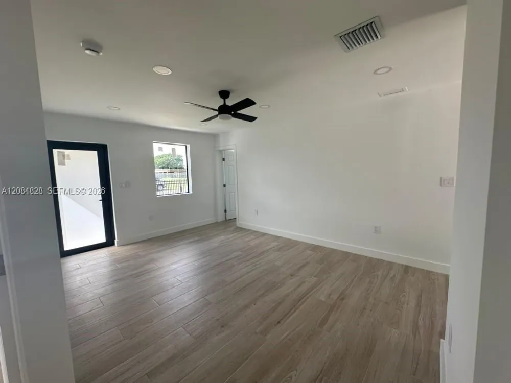 2377 NW 84th St #N/A Miami, FL 33147