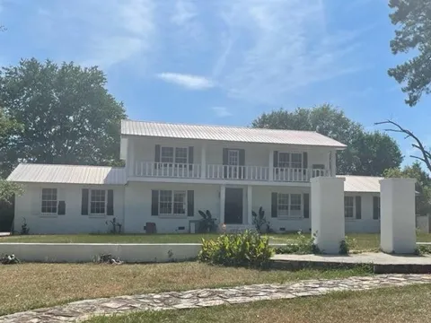 1210 King Edward Drive