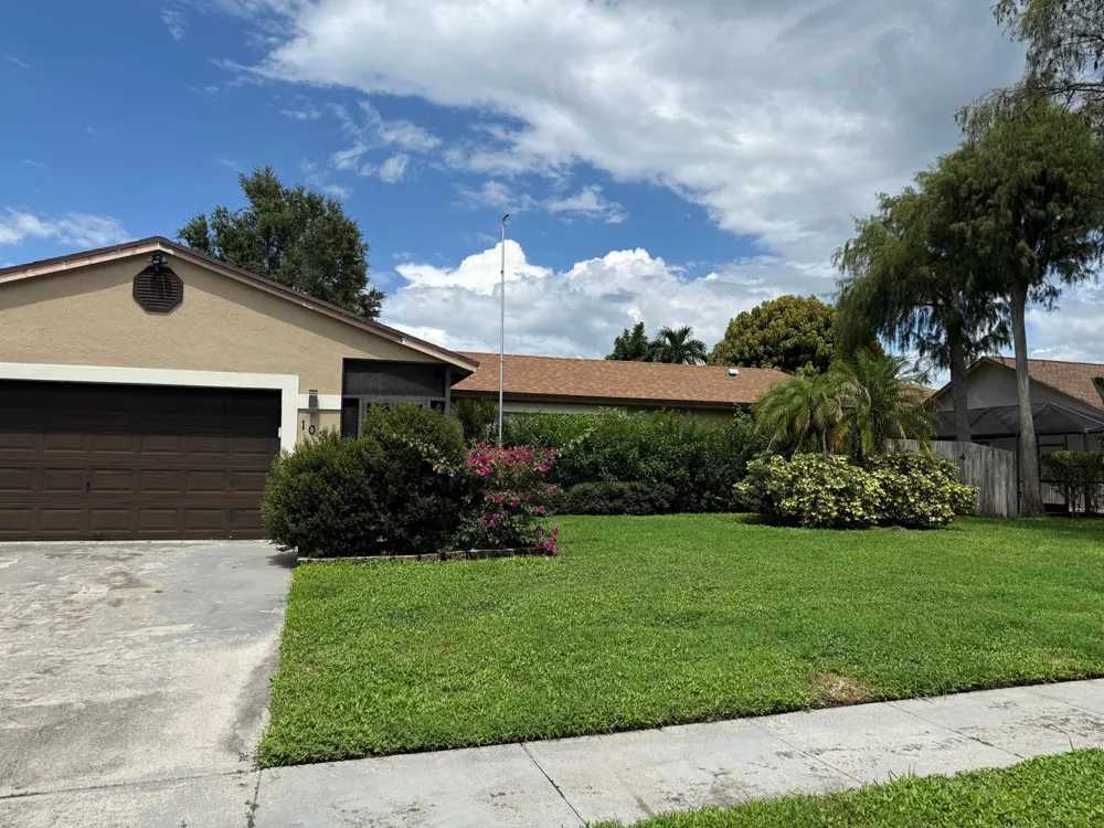 102 SAND PINE WAY Royal Palm Beach, FL 33411
