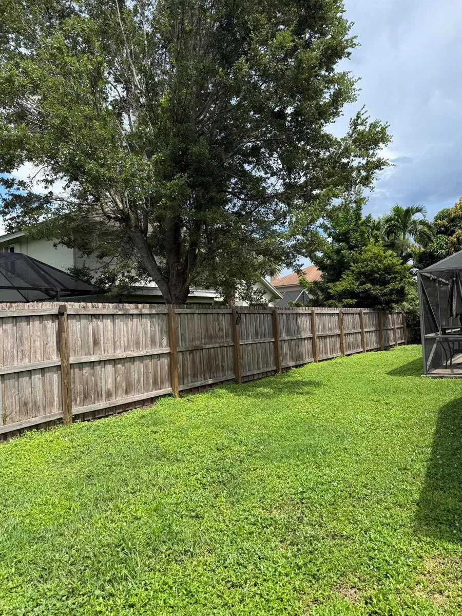 102 SAND PINE WAY Royal Palm Beach, FL 33411