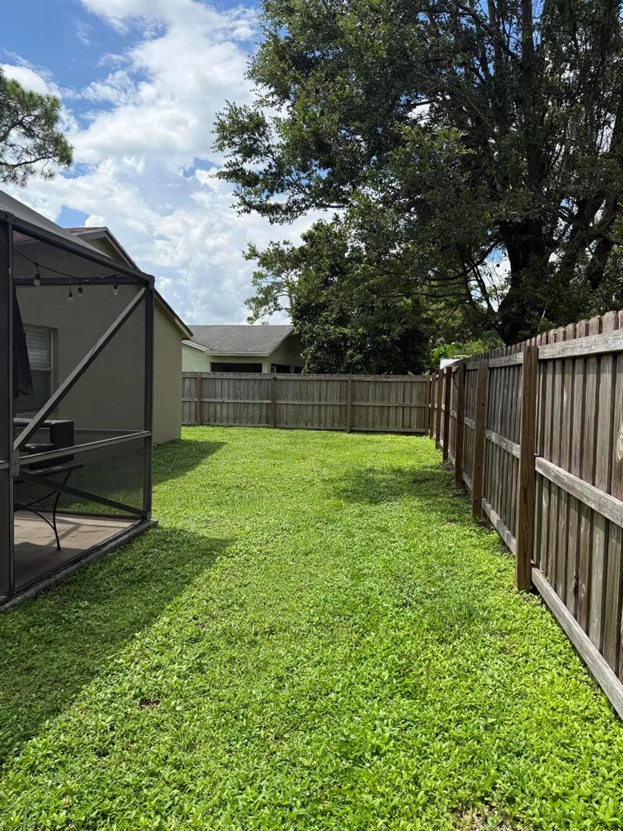102 SAND PINE WAY Royal Palm Beach, FL 33411
