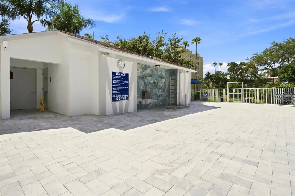 7290 Kinghurst Drive #403 Delray Beach, FL 33446