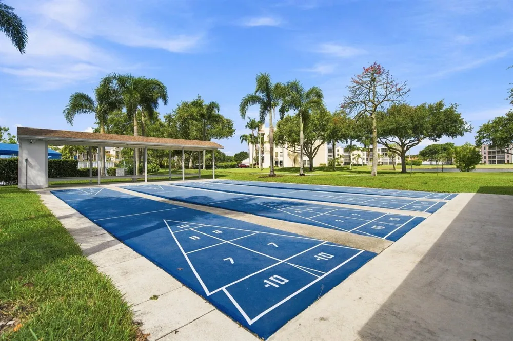 7290 Kinghurst Drive #403 Delray Beach, FL 33446