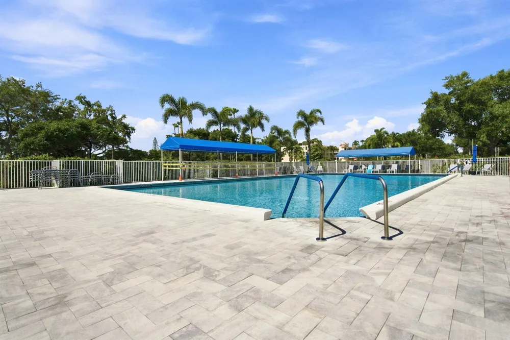 7290 Kinghurst Drive #403 Delray Beach, FL 33446