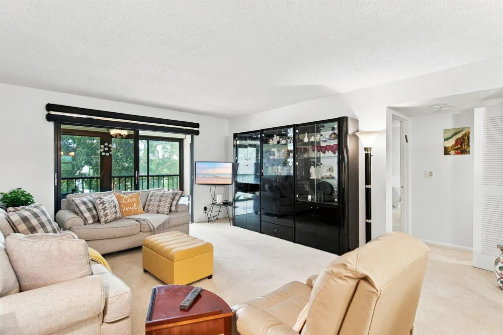 7290 Kinghurst Drive #403 Delray Beach, FL 33446