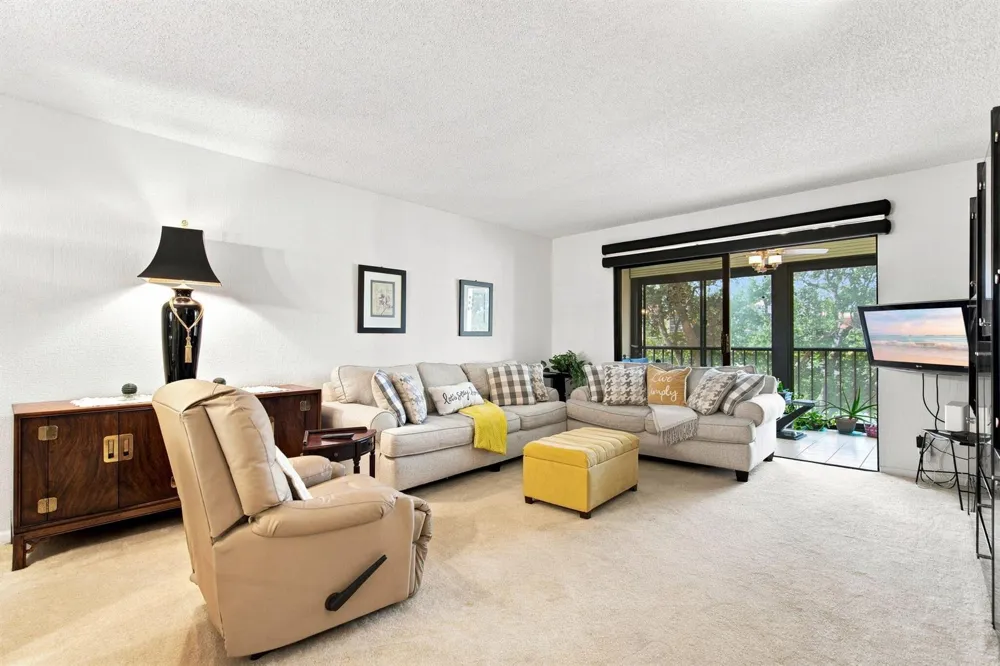 7290 Kinghurst Drive #403 Delray Beach, FL 33446