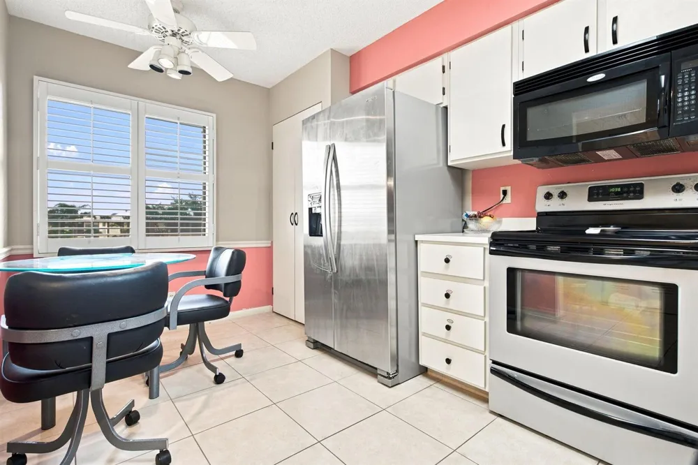 7290 Kinghurst Drive #403 Delray Beach, FL 33446