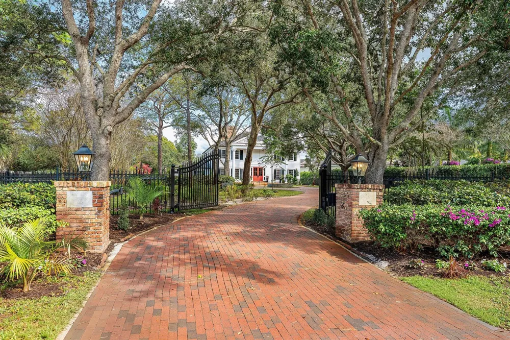 19153 SE Jupiter River Drive Jupiter, FL 33458