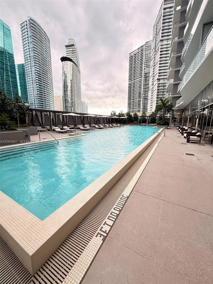 77 SE 5th St #2201 Miami, FL 33131