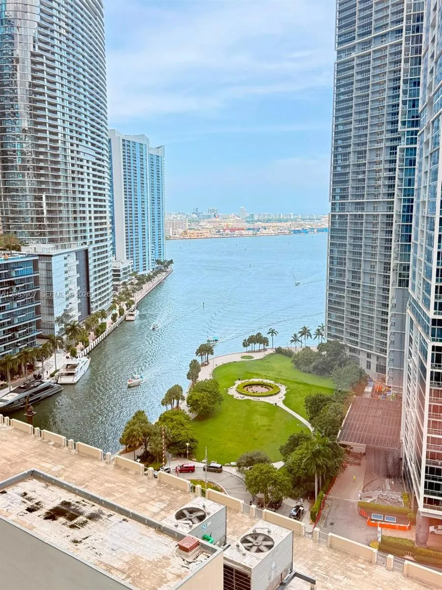 77 SE 5th St #2201 Miami, FL 33131