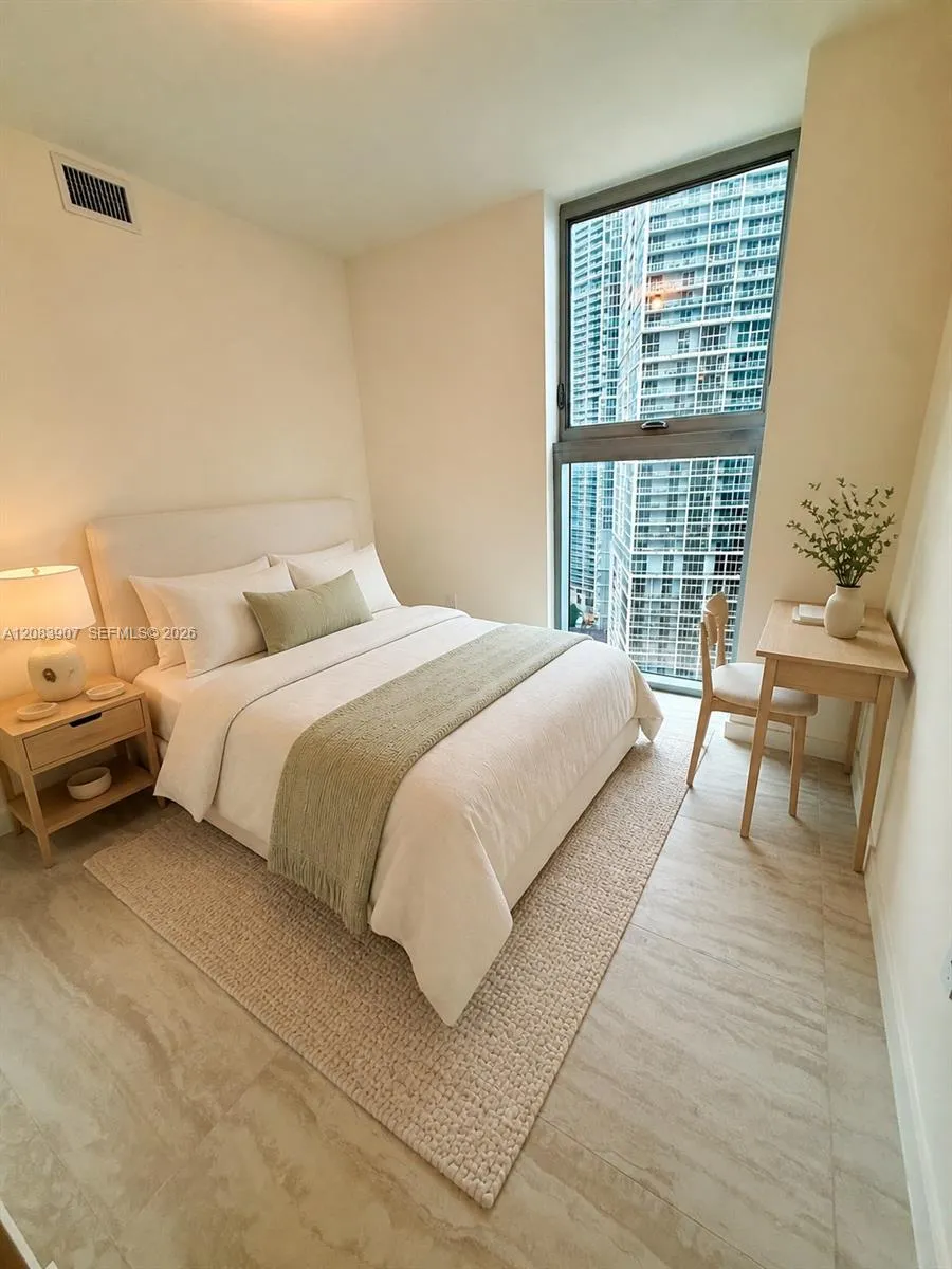 77 SE 5th St #2201 Miami, FL 33131