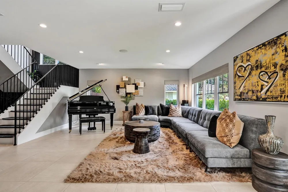 738 MIDDLE RIVER DRIVE Fort Lauderdale, FL 33304