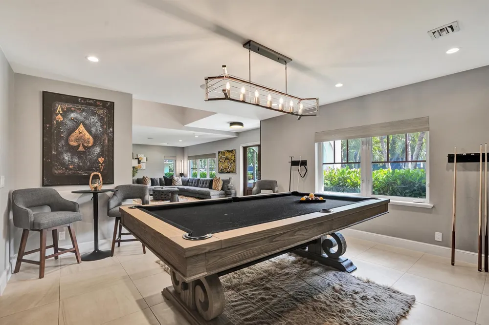 738 MIDDLE RIVER DRIVE Fort Lauderdale, FL 33304