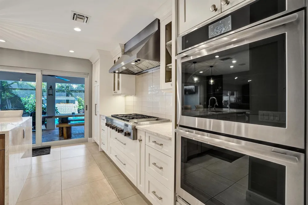 738 MIDDLE RIVER DRIVE Fort Lauderdale, FL 33304