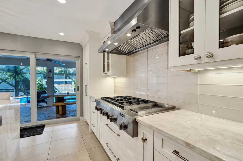 738 MIDDLE RIVER DRIVE Fort Lauderdale, FL 33304