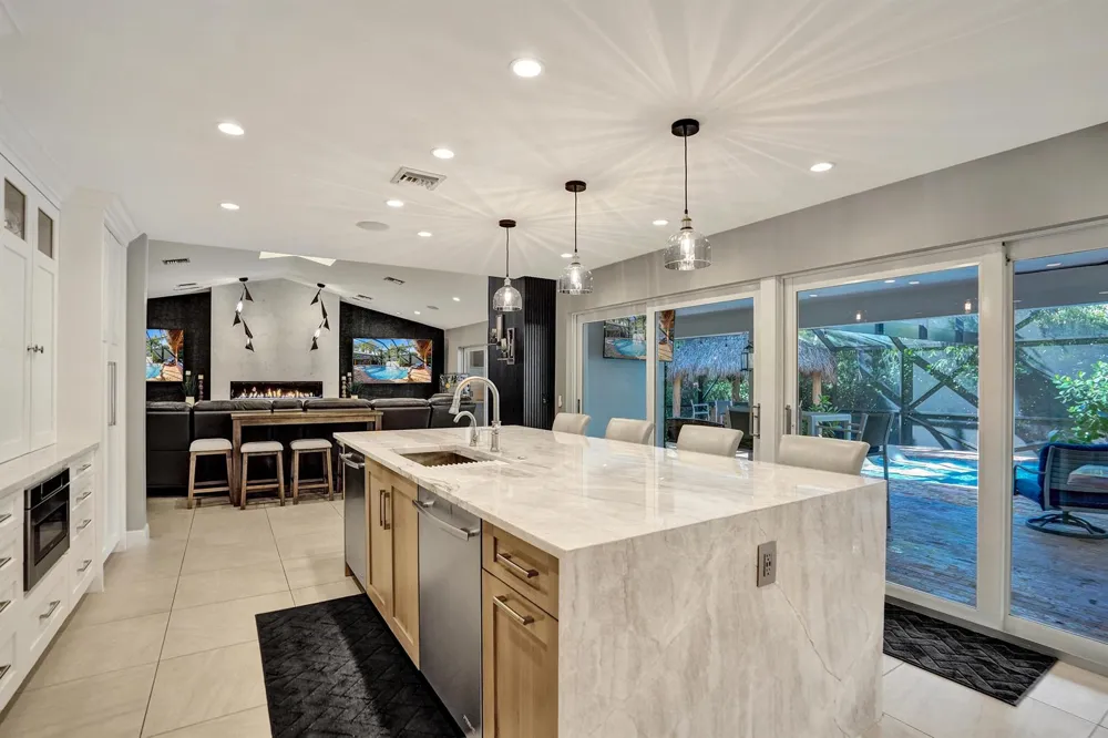 738 MIDDLE RIVER DRIVE Fort Lauderdale, FL 33304