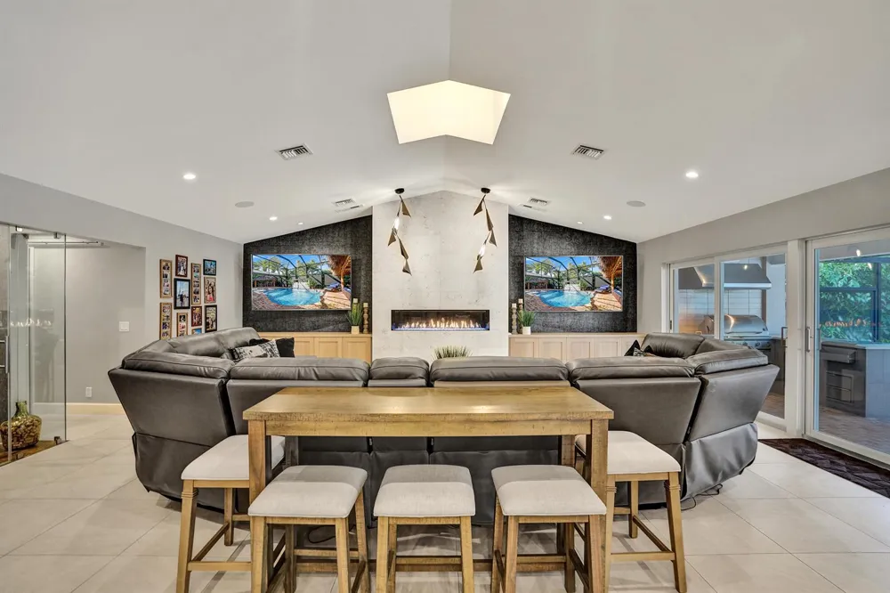 738 MIDDLE RIVER DRIVE Fort Lauderdale, FL 33304