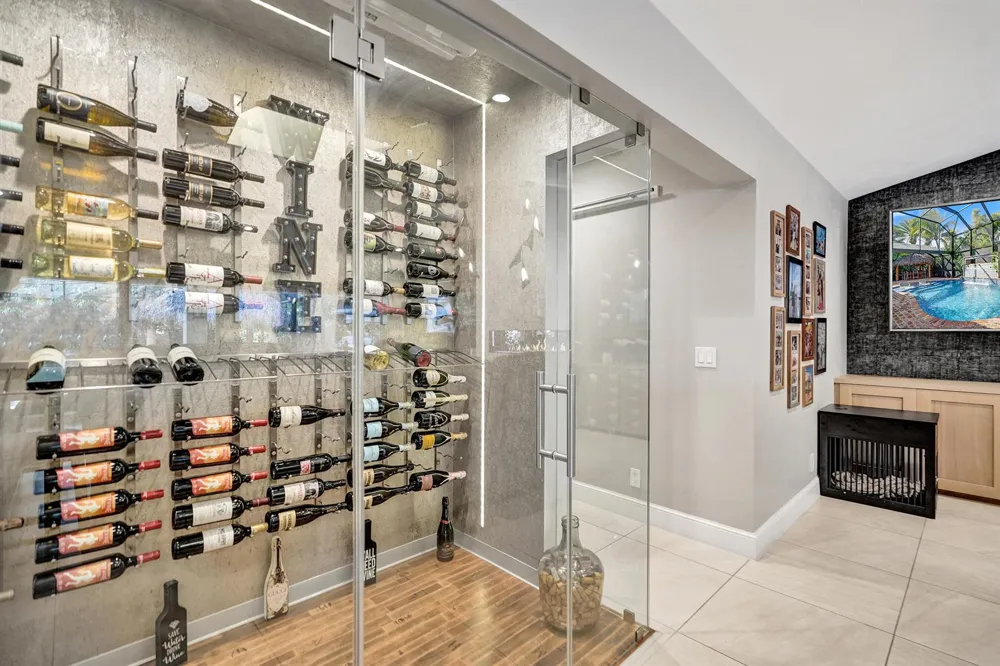 738 MIDDLE RIVER DRIVE Fort Lauderdale, FL 33304
