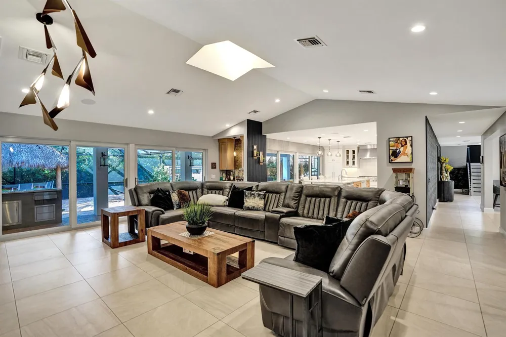 738 MIDDLE RIVER DRIVE Fort Lauderdale, FL 33304