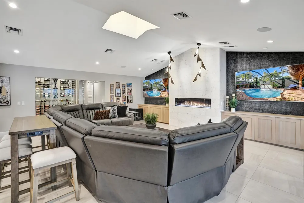 738 MIDDLE RIVER DRIVE Fort Lauderdale, FL 33304