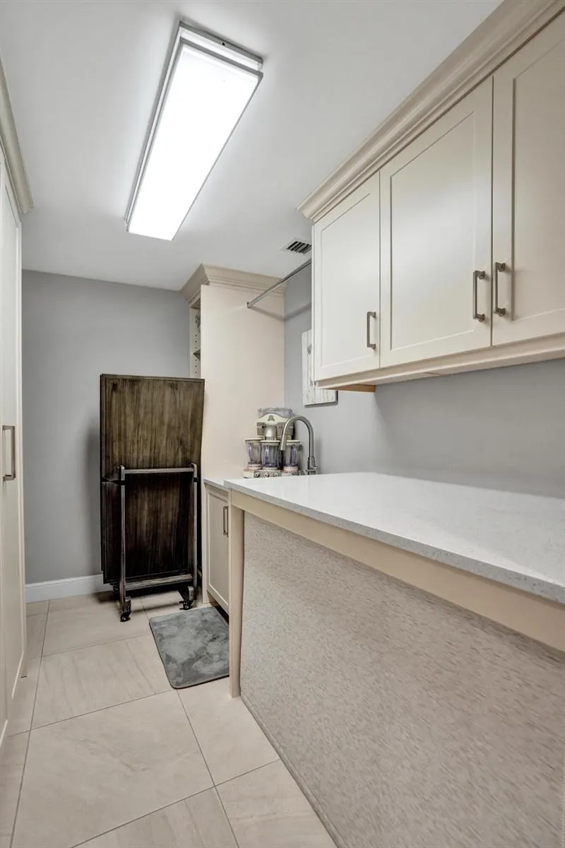 738 MIDDLE RIVER DRIVE Fort Lauderdale, FL 33304
