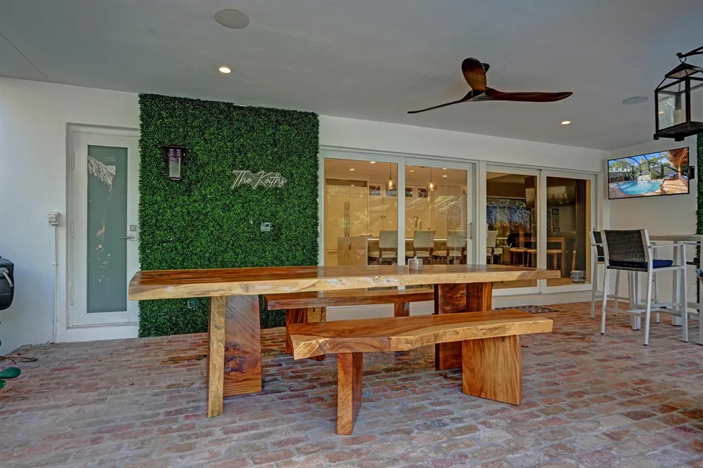 738 MIDDLE RIVER DRIVE Fort Lauderdale, FL 33304