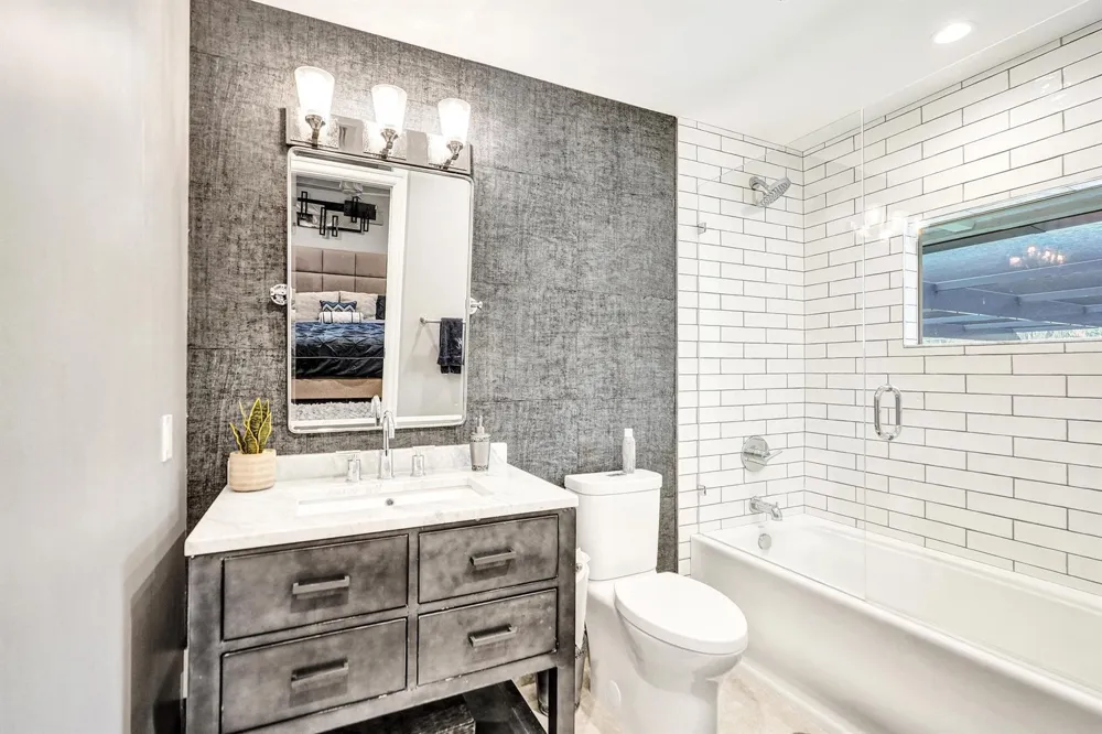 738 MIDDLE RIVER DRIVE Fort Lauderdale, FL 33304