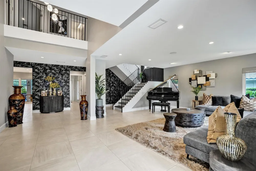 738 MIDDLE RIVER DRIVE Fort Lauderdale, FL 33304
