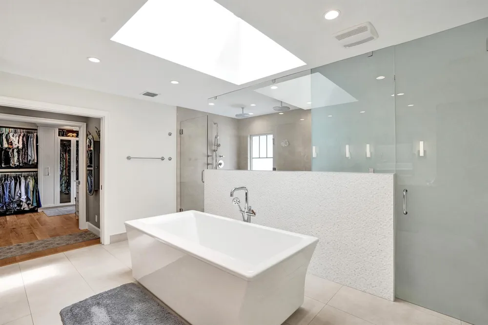 738 MIDDLE RIVER DRIVE Fort Lauderdale, FL 33304