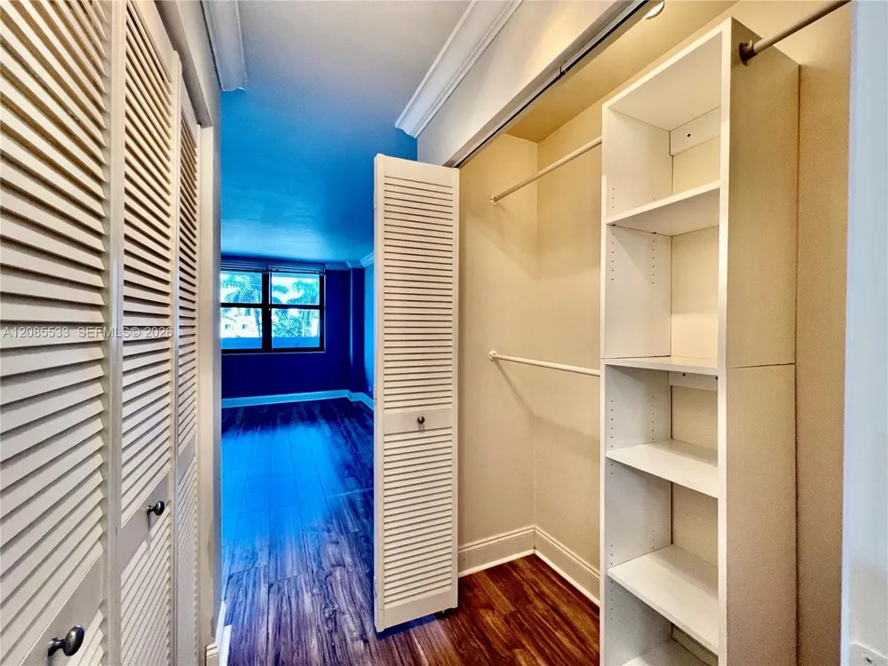 10101 E Bay Harbor Dr #301 Bay Harbor Islands, FL 33154