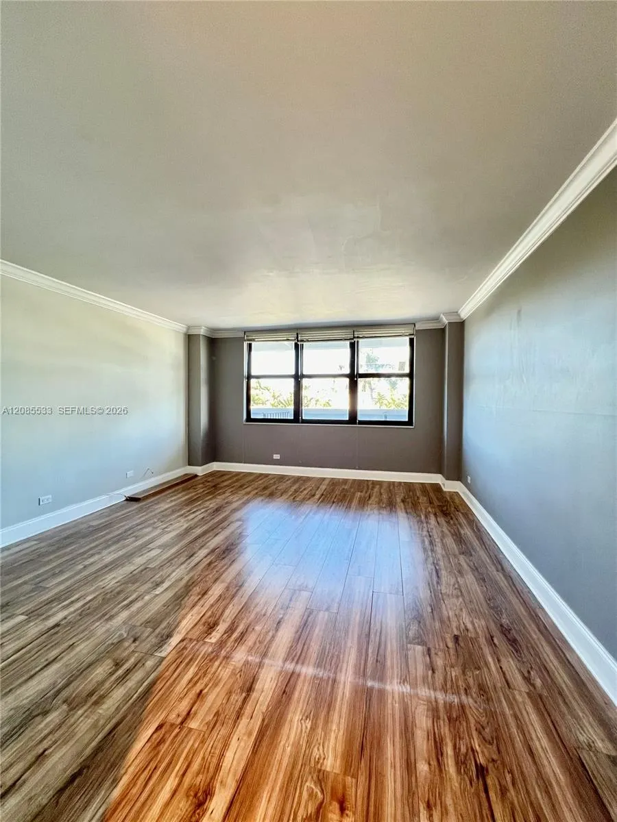 10101 E Bay Harbor Dr #301 Bay Harbor Islands, FL 33154